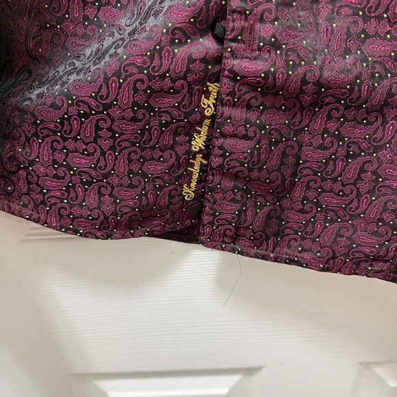 Robert Graham Limited Edition Scattered Stars in Burgundy - Picture 6 of 8